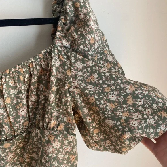 Green Floral Blouse - Picture 2 of 3